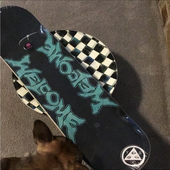 New in plastic Skate Board bought at Zummies - Picture 3 of 9